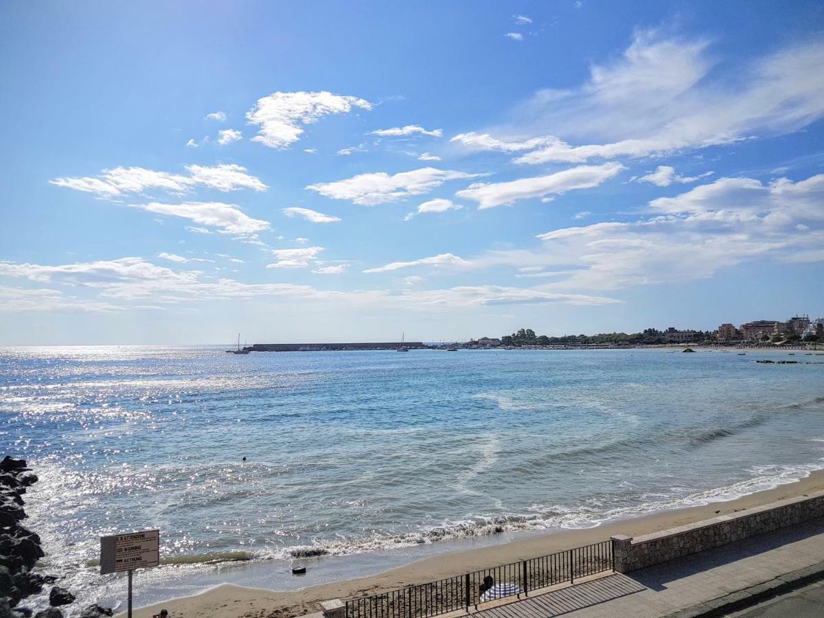 Super Panorama & Astonishing Apartment Seaview Giardini-Naxos Exterior foto