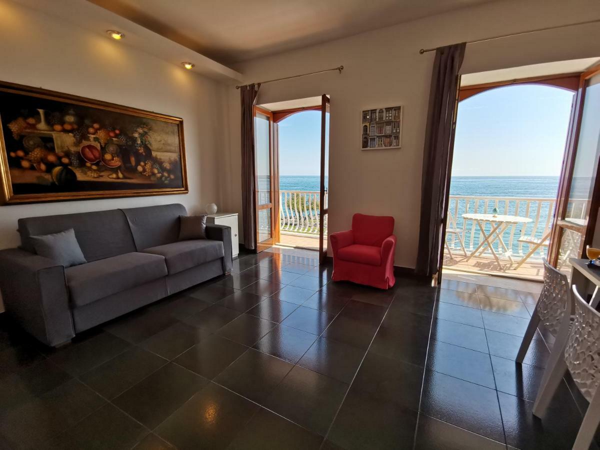Super Panorama & Astonishing Apartment Seaview Giardini-Naxos Exterior foto